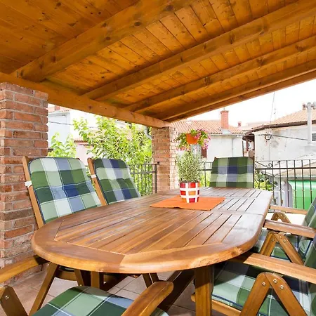 Donata Apartment