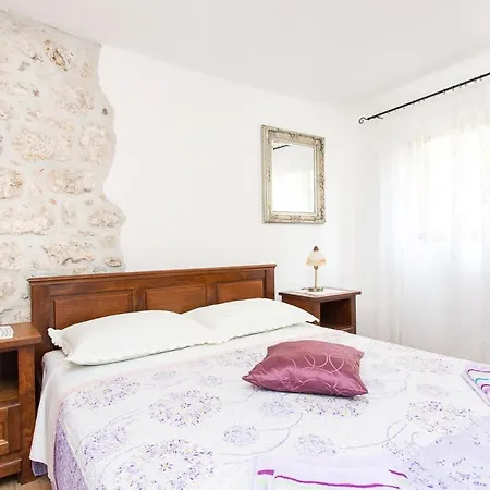 Apartment Donata *